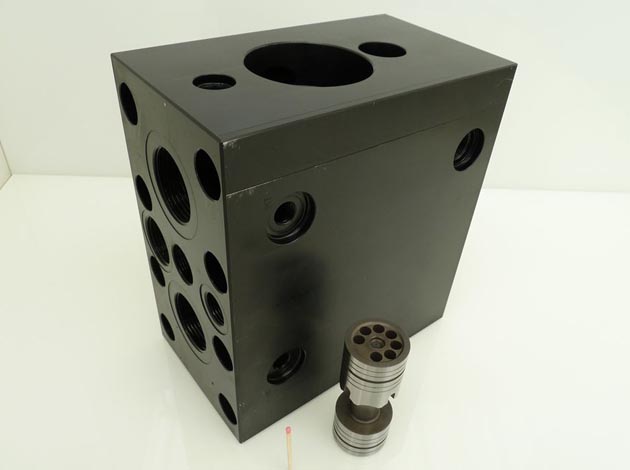 Steel manifold