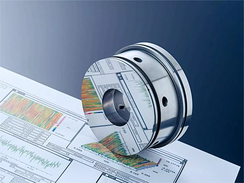 Schleiftechnik für Formteile in der optischen Industrie