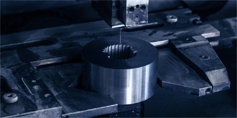 Usinage à la machine à fil ou à étincelles