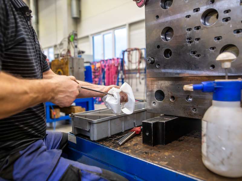 How To Choose Right Injection Molding Manufacturer For Your Needs